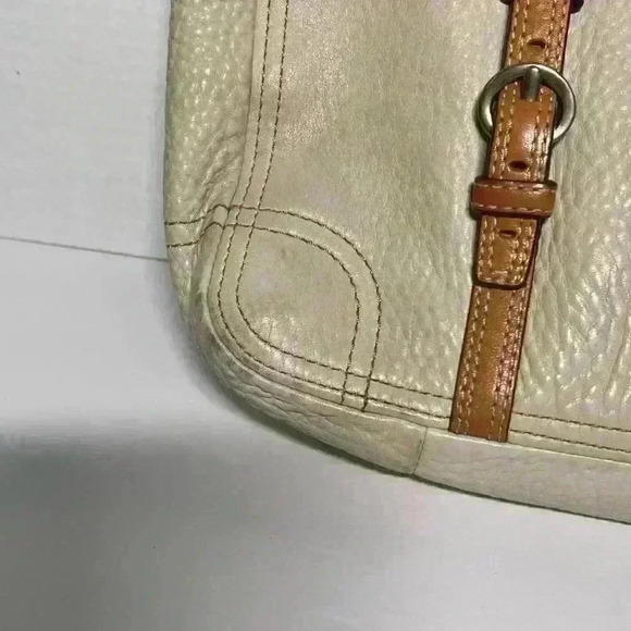 COACH Chelsea Tote Overshoulder Handbag Genuine Pebble Leather Cream Tan Heart - Picture 11 of 15